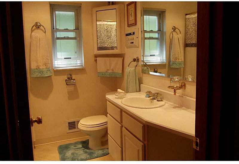 1465 Anderson Road Pittsburgh, PA 15209 - Photo 7 of 20