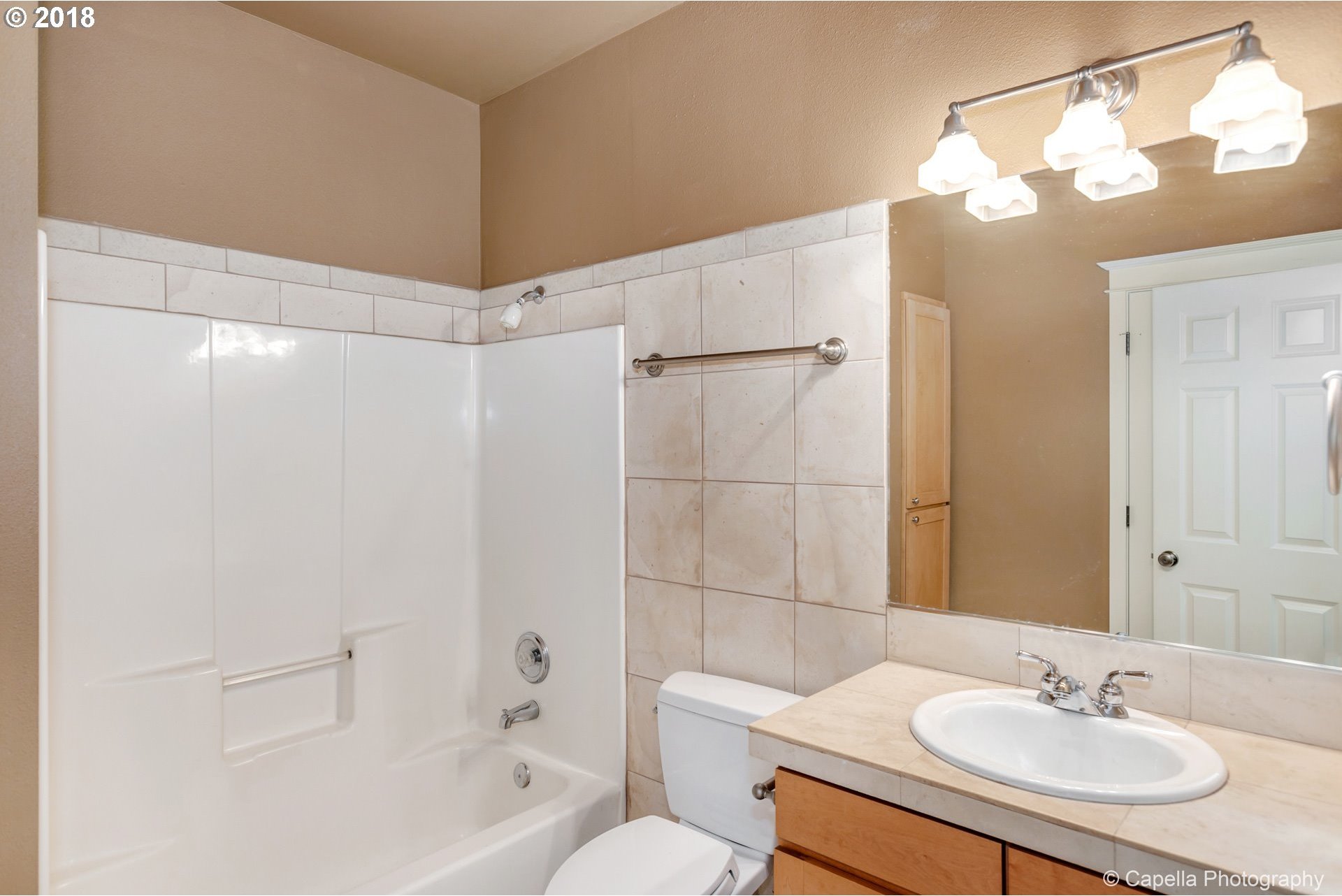 5012 Southwest View Point Terrace Portland, OR 97239 - Photo 12 of 21