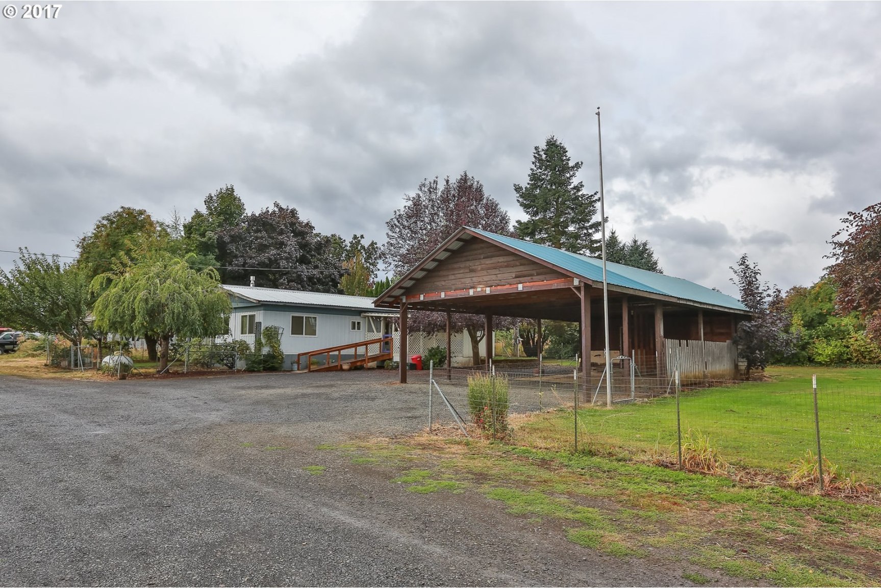 1940 Carter Road Hood River, OR 97031 - Photo 2 of 30