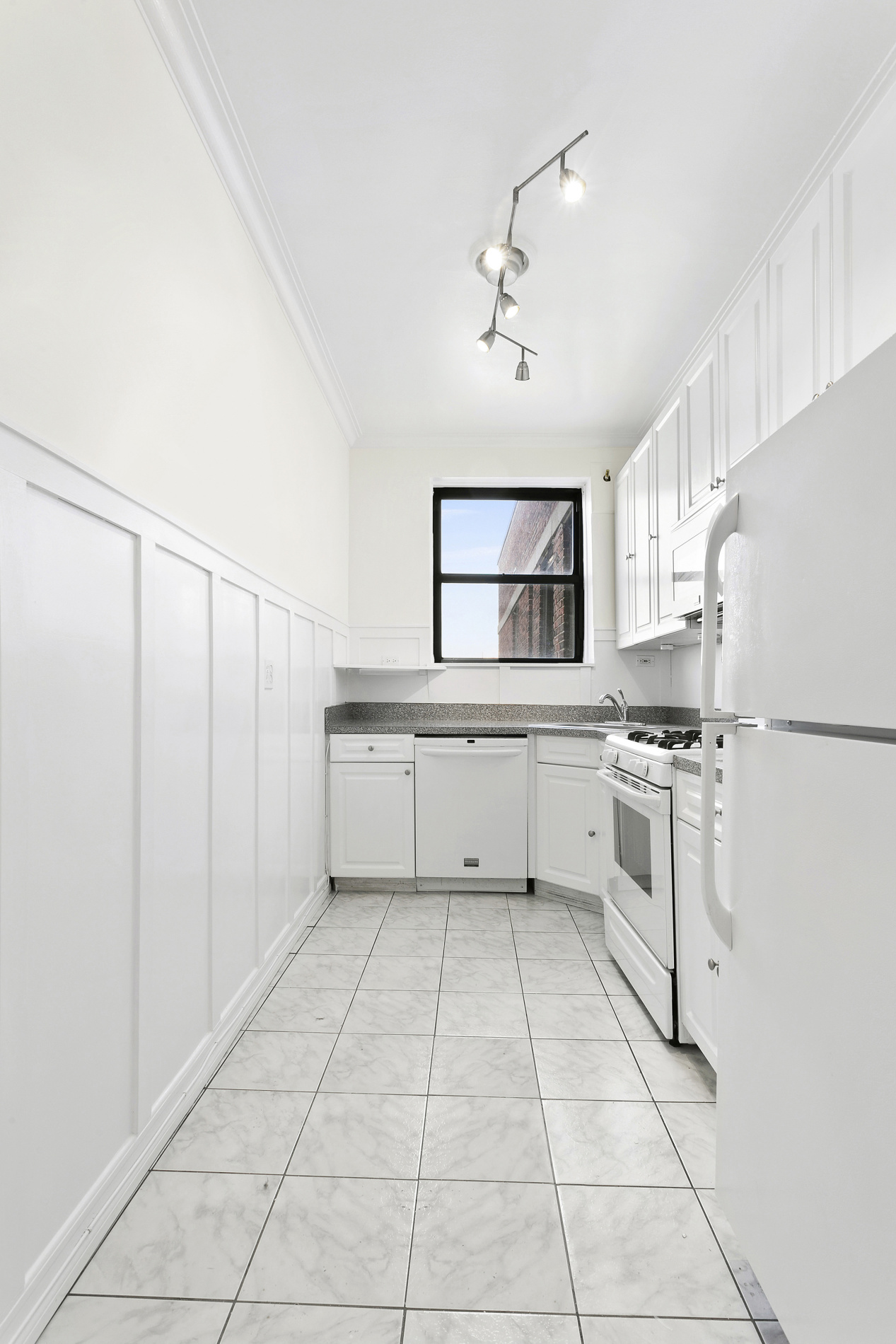 159-00 Riverside Drive West, Unit 7K-70 Manhattan, NY 10032 - Photo 4 of 9