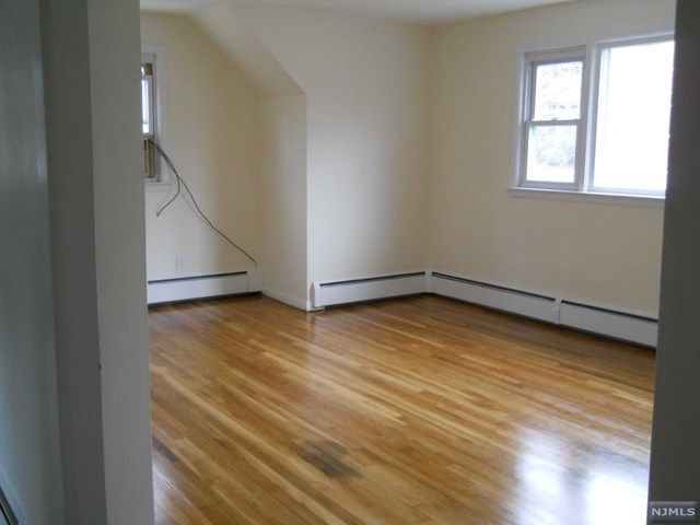 780 Delalla Terrace, Unit 2 Ridgefield, NJ 07657 - Photo 2 of 6