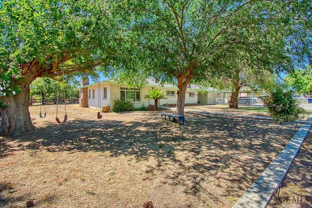 612 Dennison Lane Bakersfield, CA 93306 - Photo 5 of 40