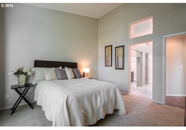 9725 Northwest Silver Ridge Loop Portland, OR 97229 - Photo 16 of 31 Gallery Image 16