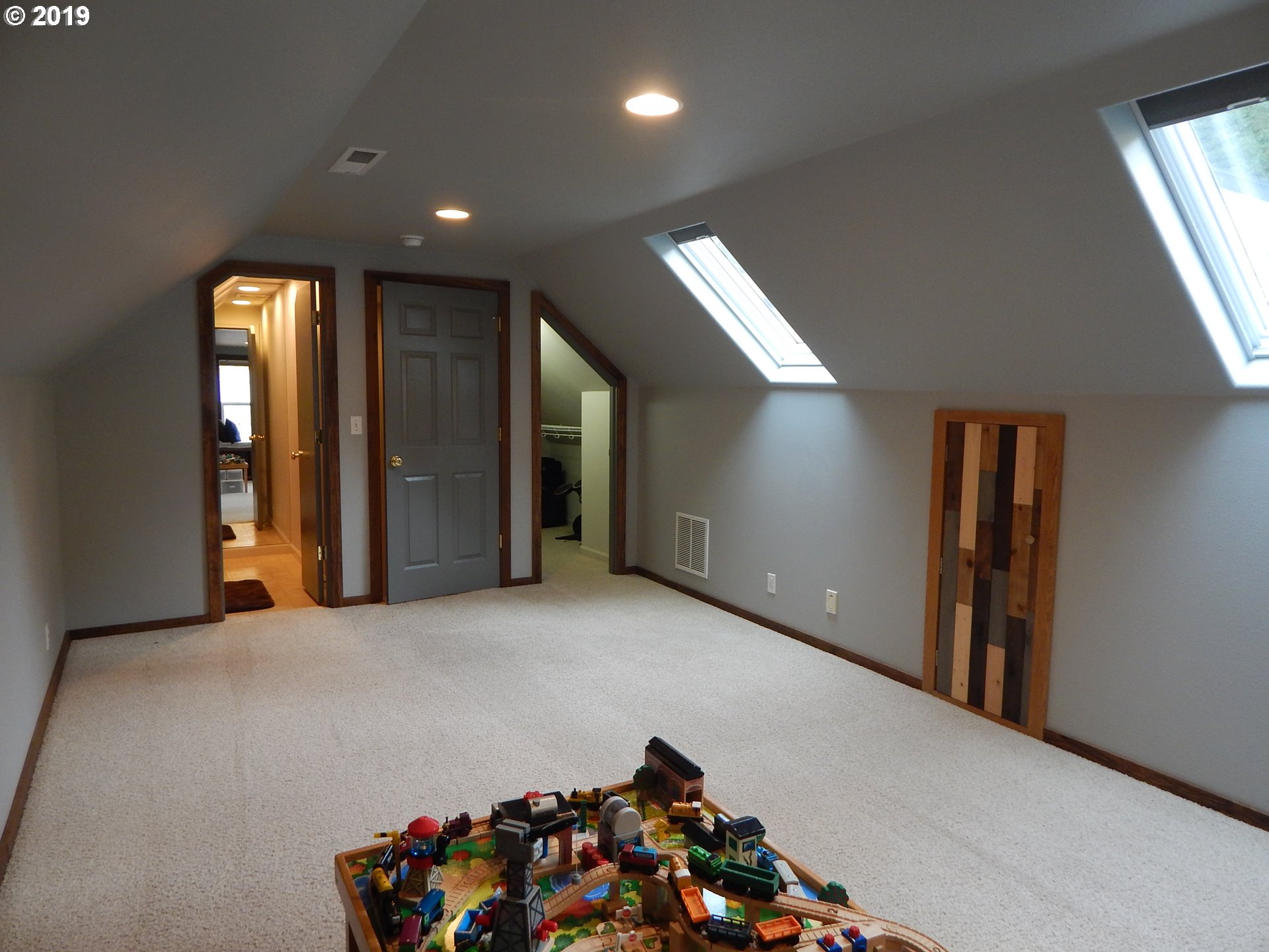 1121 South 69th Place Springfield, OR 97478 - Photo 23 of 29 Gallery Image 23
