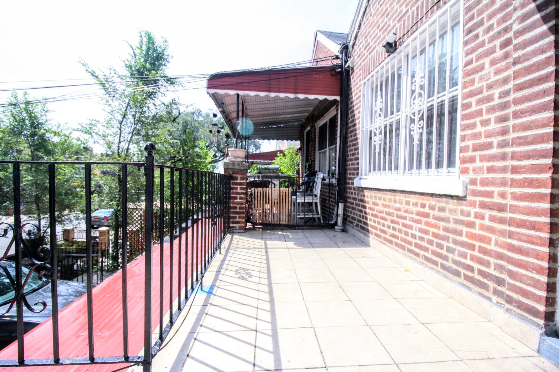 50-30 39th Place, Unit 2 Queens, NY 11104 - Photo 4 of 9