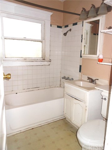 6220 Tyrone Avenue Van Nuys, CA 91401 - Photo 19 of 21