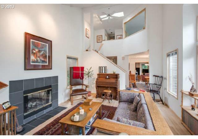 6832 Southwest 5th Avenue Portland, OR 97219 - Photo 2 of 16 Gallery Image 2