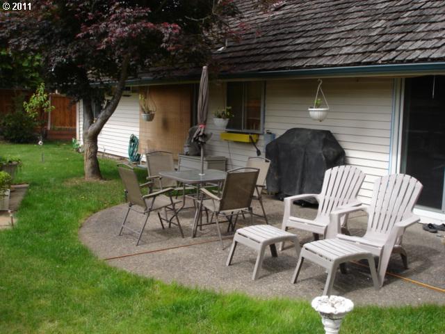 6025 Southwest Glenbrook Road Beaverton, OR 97007 - Photo 9 of 15 Gallery Image 9
