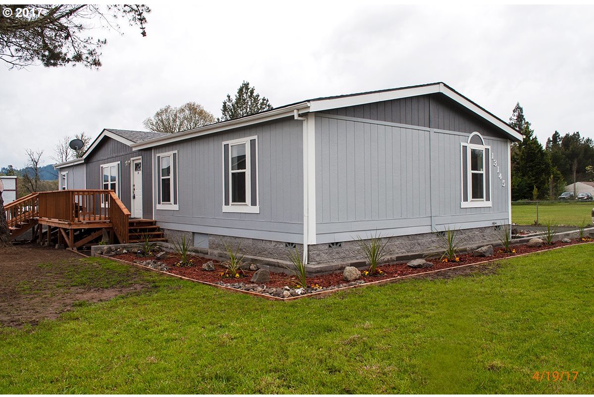 13145 Lookingglass Road Winston, OR 97496 - Photo 4 of 32 Gallery Image 4