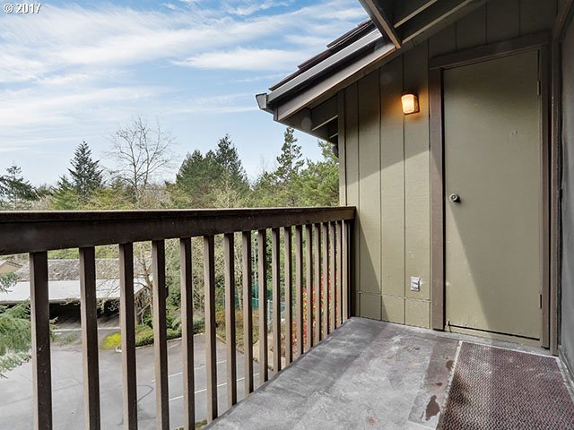 7542 Southwest Barnes Road, Unit A Portland, OR 97225 - Photo 26 of 32 Gallery Image 26