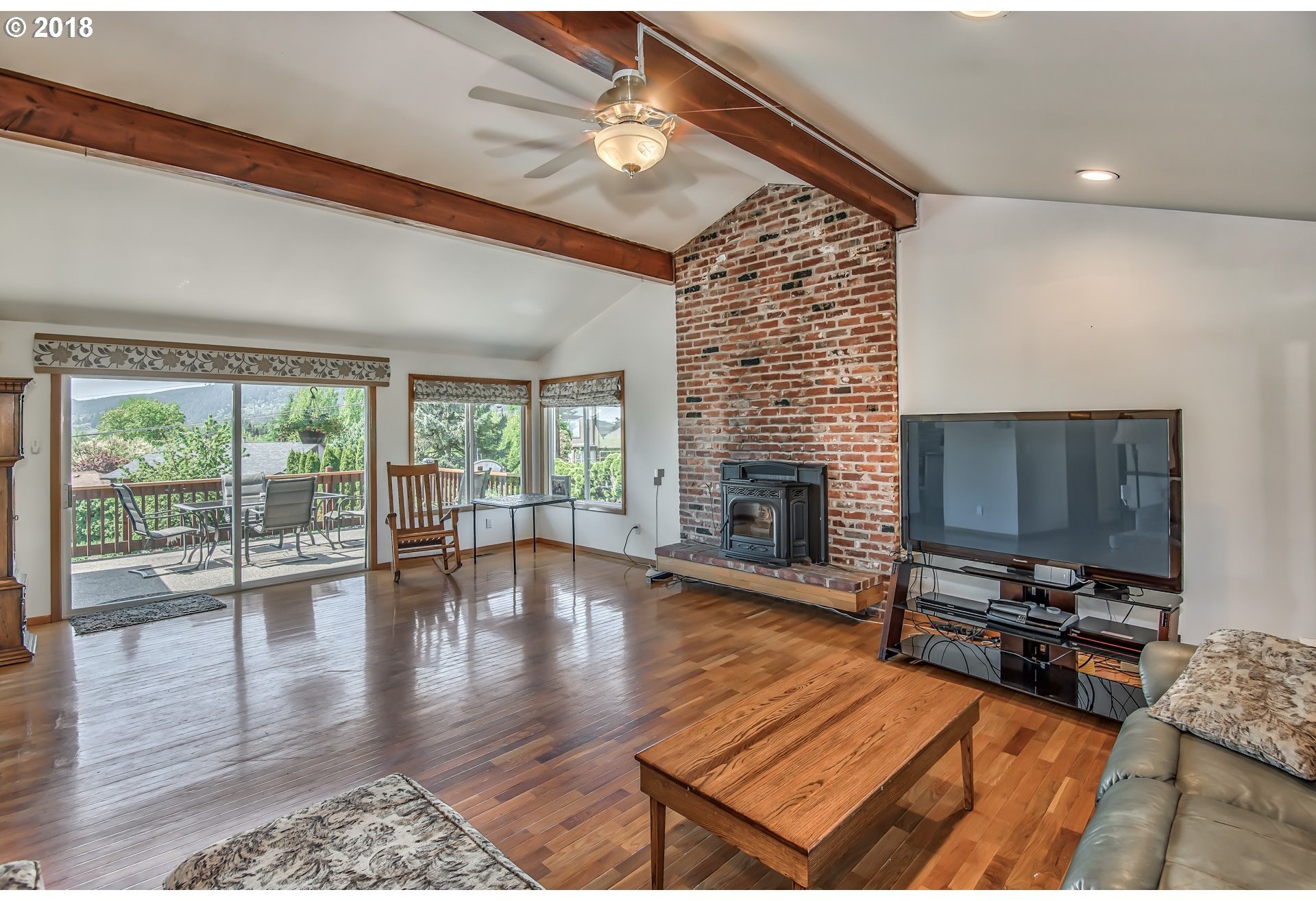 618 Meadow View Road Forest Grove, OR 97116 - Photo 6 of 27 Gallery Image 6