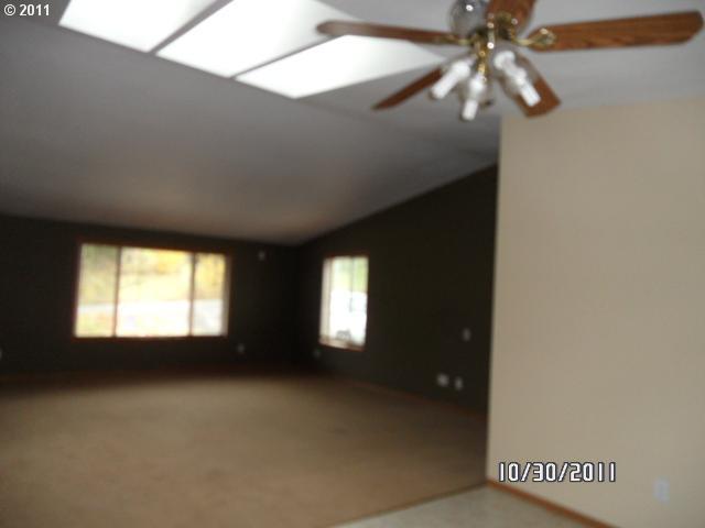 107 Orca Road Woodland, WA 98674 - Photo 4 of 12 Gallery Image 4