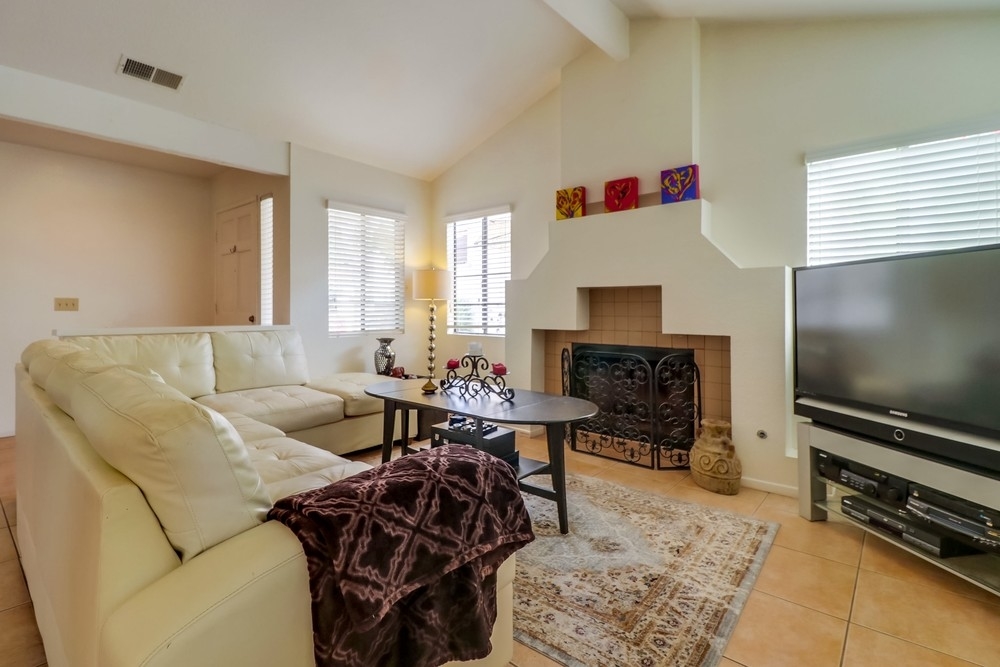 944 Redbud Road Chula Vista, CA 91910 - Photo 3 of 25