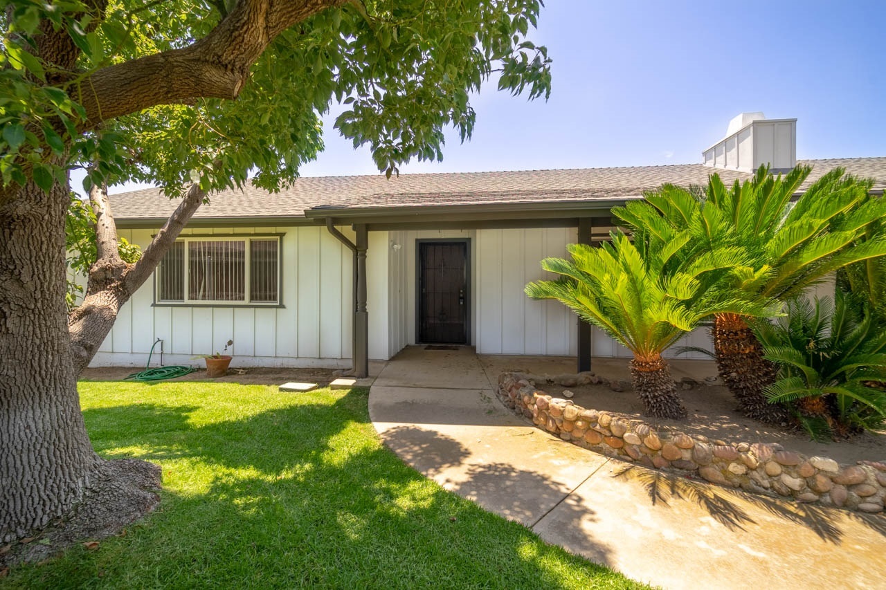 110 Knoll Road Vista, CA 92083 - Photo 2 of 22 Gallery Image 2
