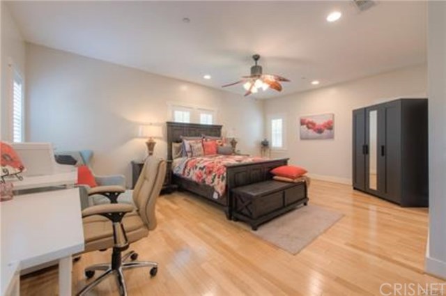 821 North Frederic Street Burbank, CA 91505 - Photo 13 of 23