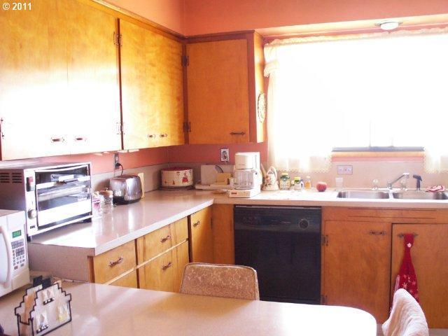 1837 Tucker Road Hood River, OR 97031 - Photo 5 of 16
