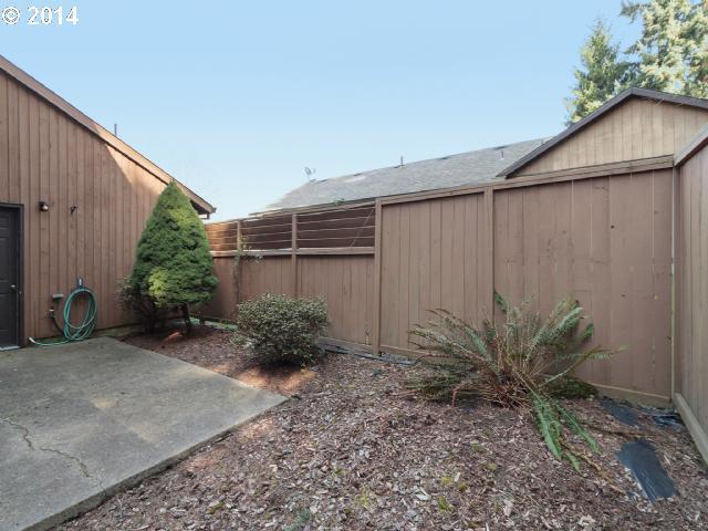 427 Southwest 121st Place Portland, OR 97225 - Photo 6 of 12 Gallery Image 6