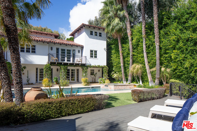 475 Halvern Drive Los Angeles, CA 90049 - Photo 1 of 26