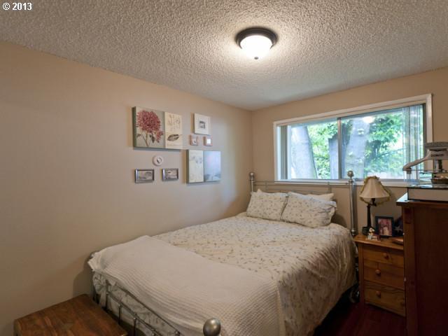 2721 Southwest Spring Garden Street Portland, OR 97219 - Photo 4 of 14 Gallery Image 4