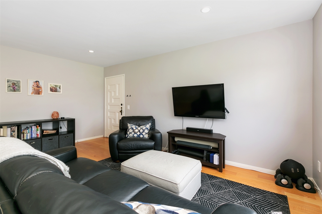 804 Regal Road, Unit 6L Encinitas, CA 92024 - Photo 7 of 25