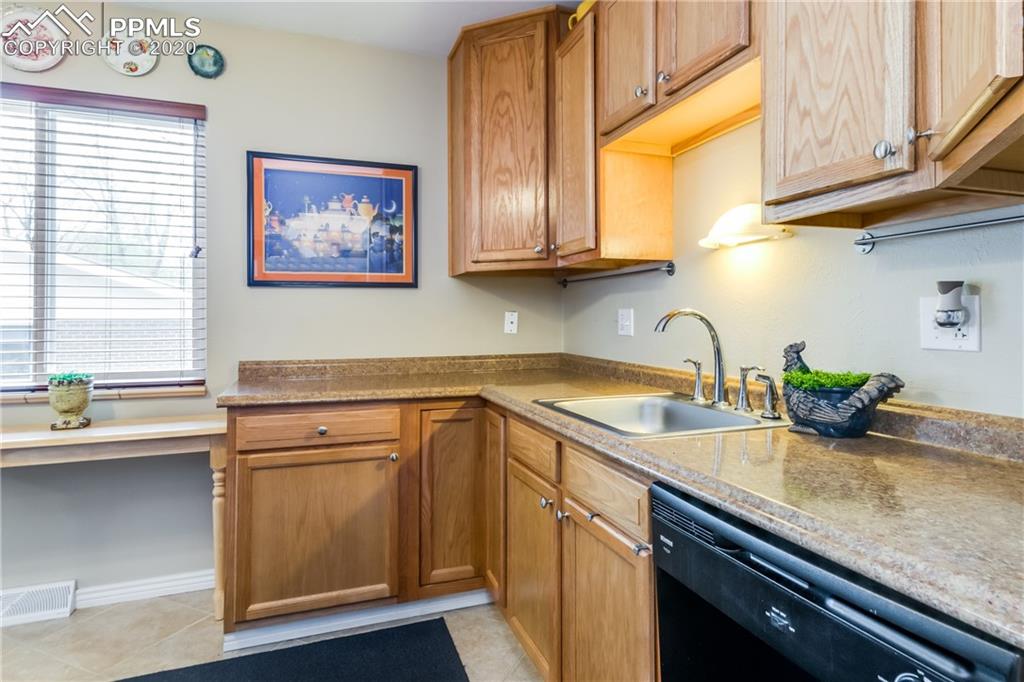 1524 Prairie Road Colorado Springs, CO 80909 - Photo 9 of 29