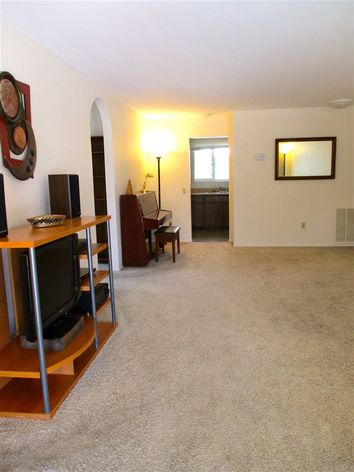 1376 Panorama Ridge Road Oceanside, CA 92056 - Photo 4 of 16