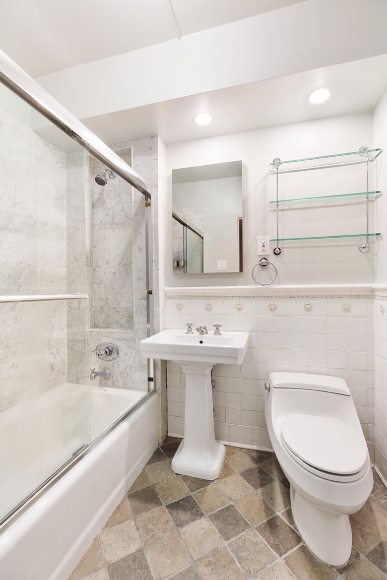 130 East 63rd Street, Unit 3D Manhattan, NY 10065 - Photo 5 of 7