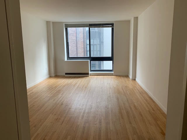 48 West 68th Street, Unit 9F Manhattan, NY 10023 - Photo 5 of 9