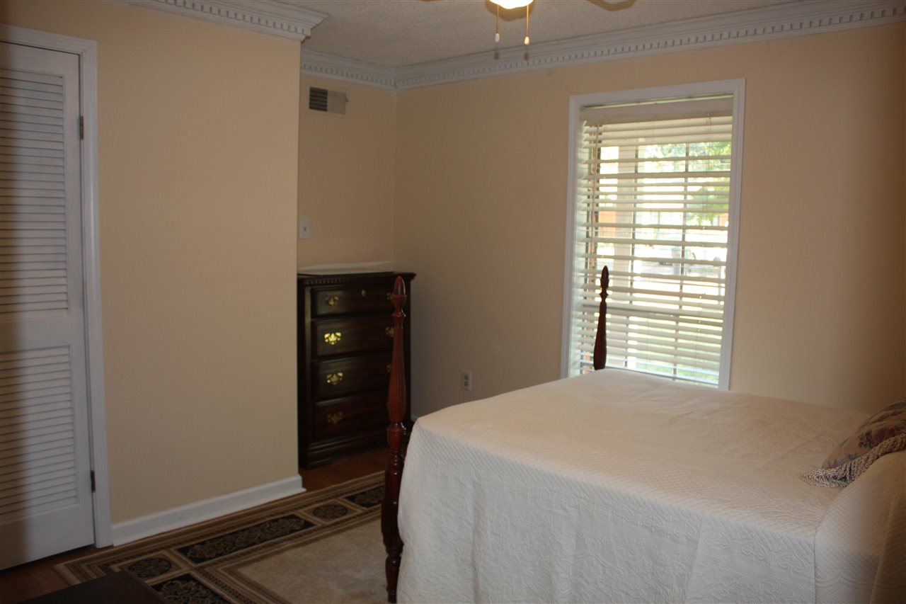 8190 Valley Ridge Trail Memphis, TN 38016 - Photo 8 of 14 Gallery Image 8