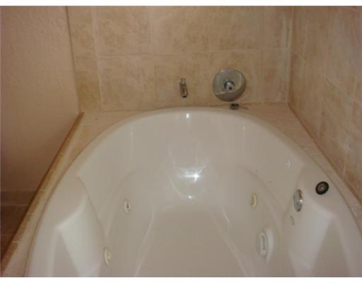 2421 Northeast 49th Street Lighthouse Point, FL 33064 - Photo 13 of 15
