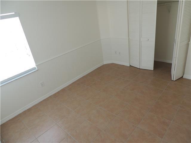 Silver Lakes Pembroke Pines, FL 33029 - Photo 9 of 25