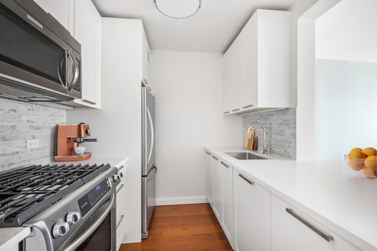 200 East 94th Street, Unit 1816 Manhattan, NY 10128 - Photo 3 of 11