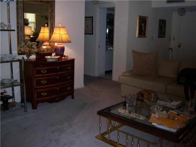 2000 Towerside Terrace, Unit 711 Miami, FL 33138 - Photo 2 of 18