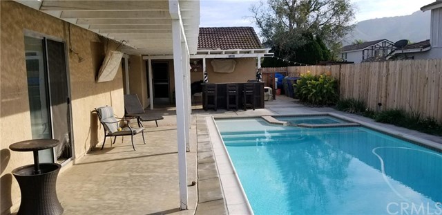 11231 Heathrow Drive Riverside, CA 92503 - Photo 6 of 18