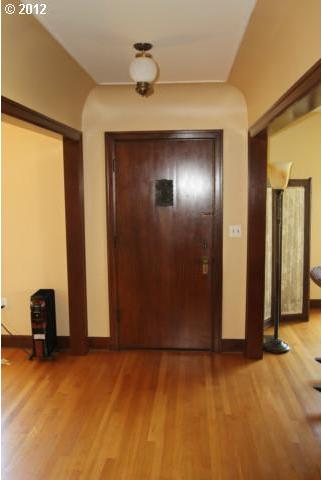 9906 Northeast Campaign Street Portland, OR 97220 - Photo 4 of 16