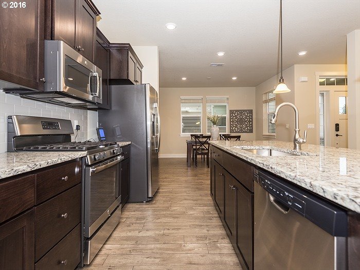 5331 Southeast Davis Road, Unit LOT63 Hillsboro, OR 97123 - Photo 8 of 30 Gallery Image 8