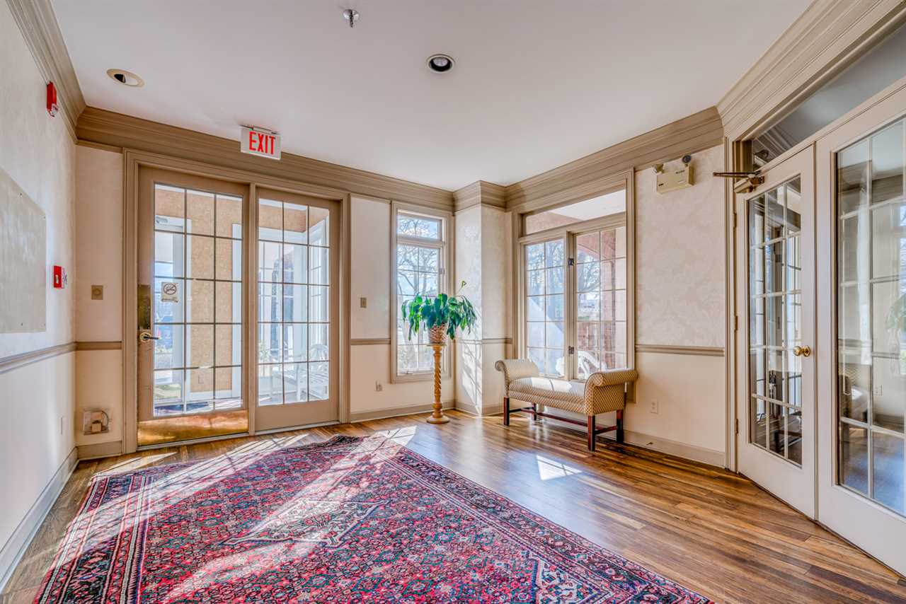 405 South Perkins Road, Unit 320 Memphis, TN 38117 - Photo 3 of 25