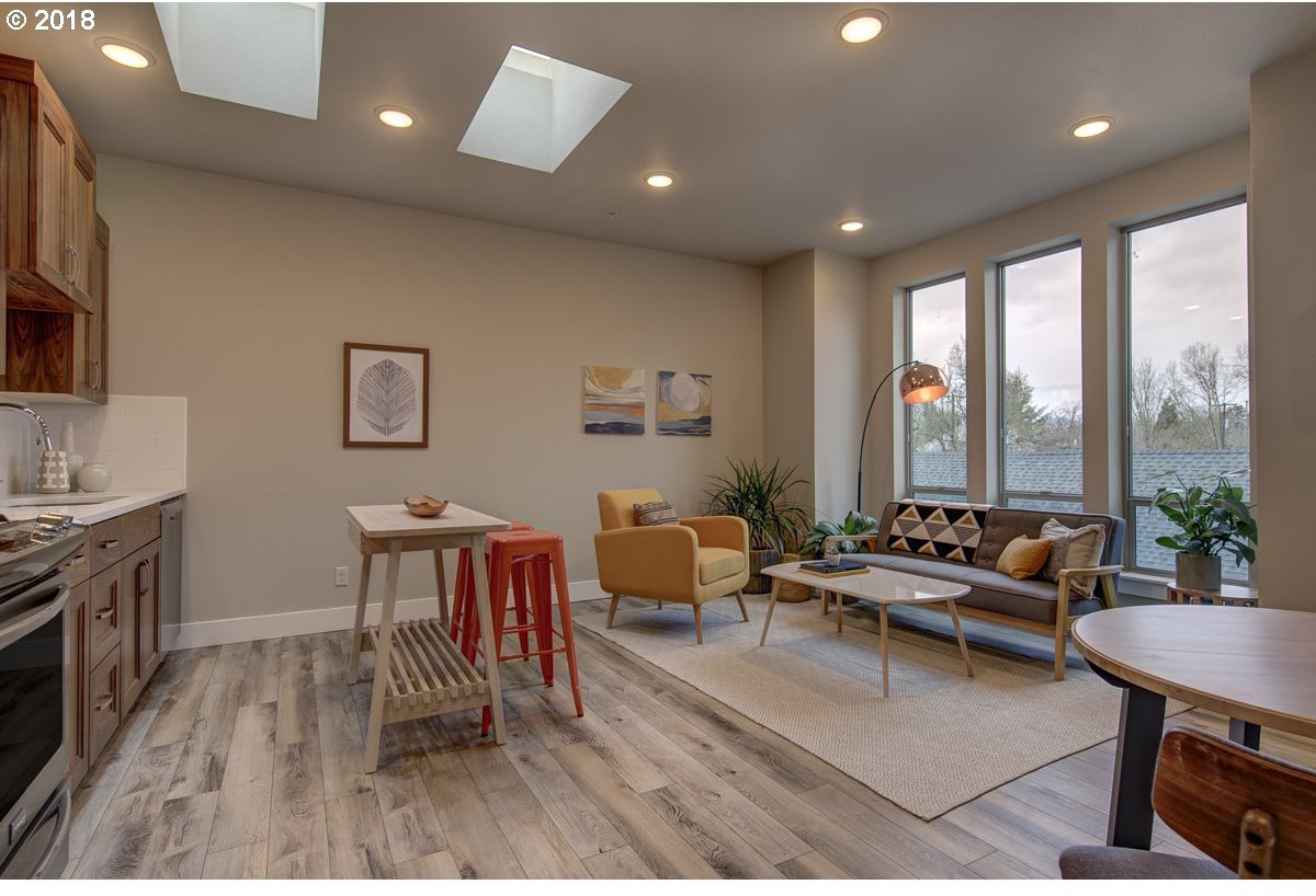 1805 Southeast Madison Street, Unit 304 Portland, OR 97214 - Photo 4 of 22