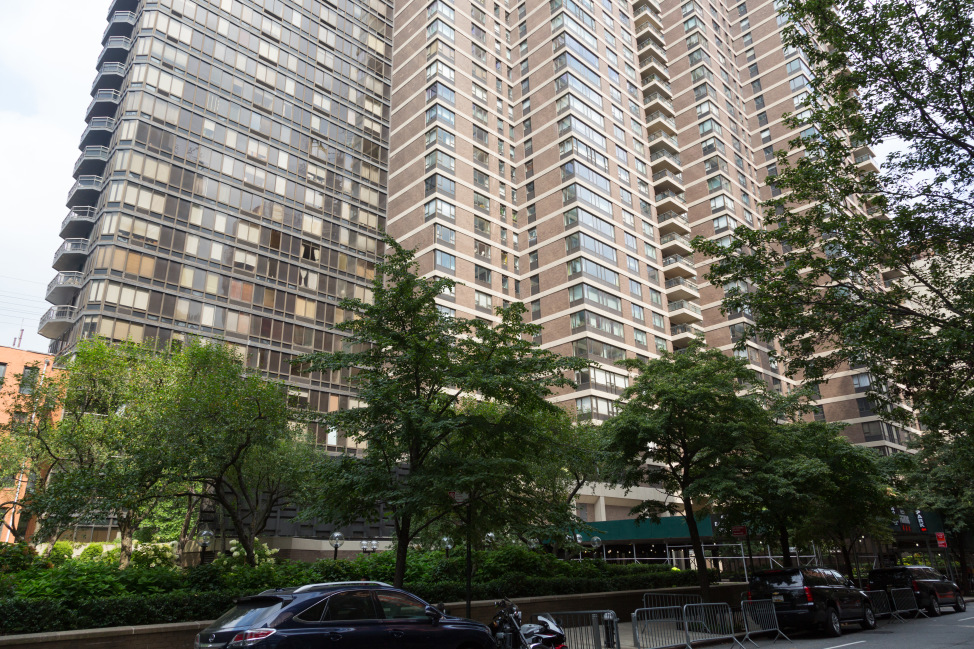 The Sovereign 425 E 58th St, Manhattan, NY 10022 - Photo 2 of 4