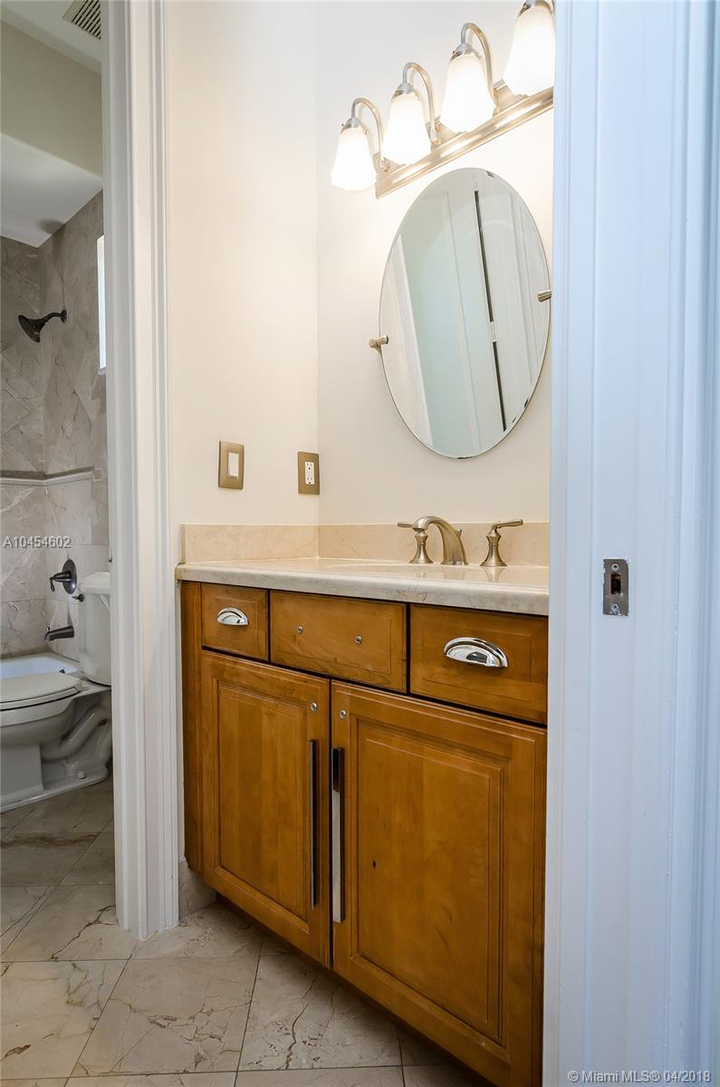 4151 North Bay Road Miami Beach, FL 33140 - Photo 29 of 45