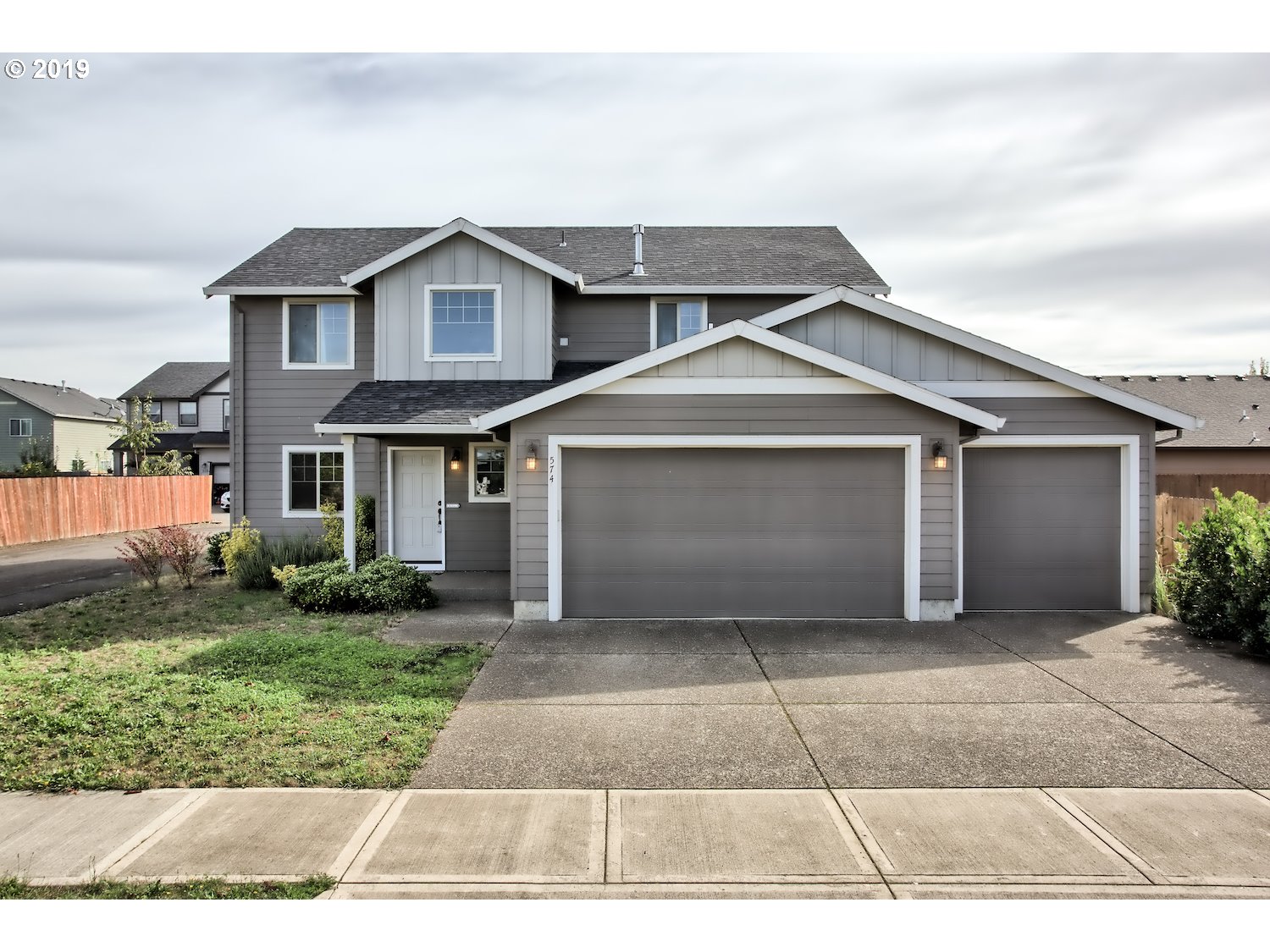 574 Prairie Street Woodburn, OR 97071 - Photo 1 of 28