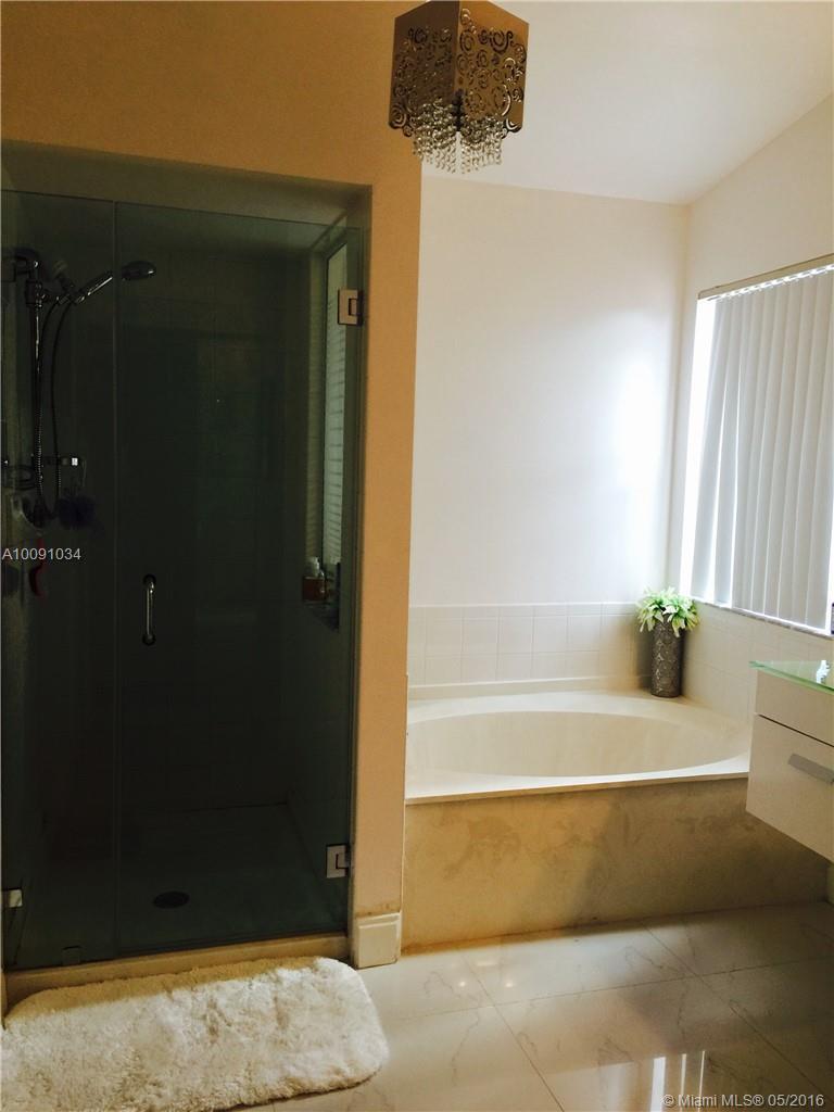 4060 Tree Top Road Hollywood, FL 33026 - Photo 9 of 11