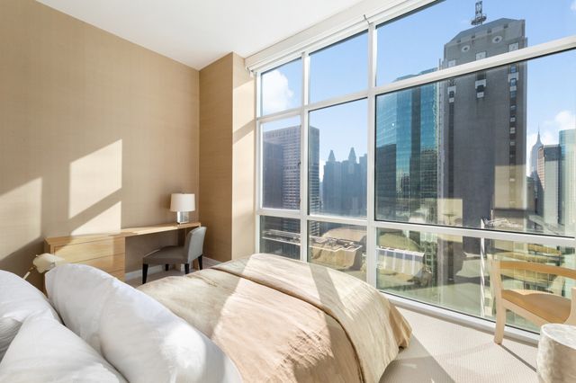 $4,225,000 | 60 East 55th Street, Unit PH1 | Midtown East