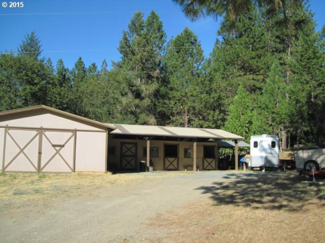 1273 Crow Road Merlin, OR 97532 - Photo 10 of 15