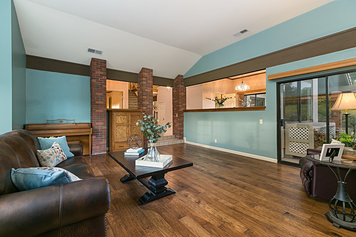15273 Ridgeview Place Poway, CA 92064 - Photo 4 of 25