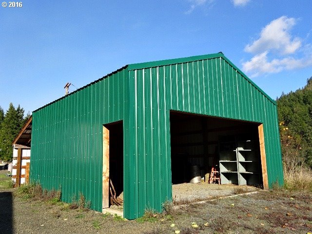 7151 Upper Olalla Road Winston, OR 97496 - Photo 17 of 32