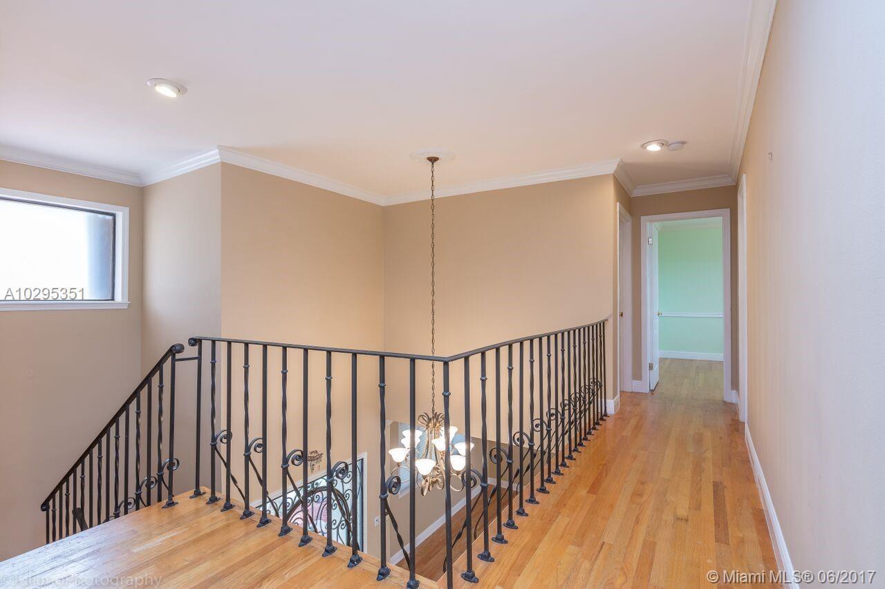 35 Southwest 136th Court Miami, FL 33184 - Photo 16 of 36