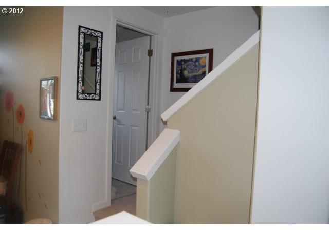 15290 Southwest Sparrow Loop Beaverton, OR 97007 - Photo 6 of 11 Gallery Image 6