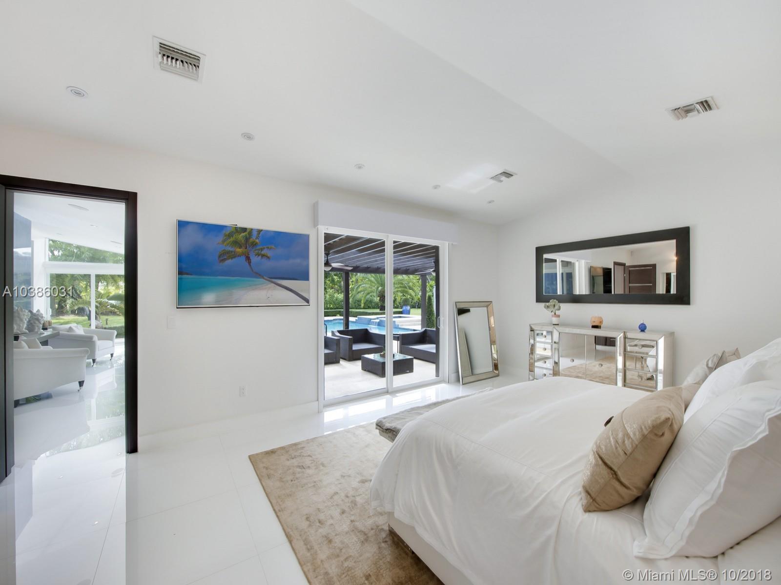 5250 Southwest 62nd Avenue Miami, FL 33155 - Photo 13 of 24