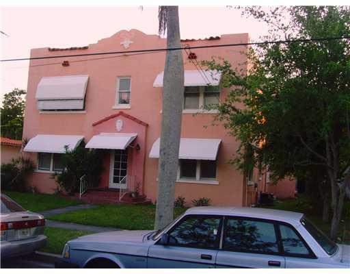 28 Southwest 23rd Road Miami, FL 33129 - Photo 2 of 10